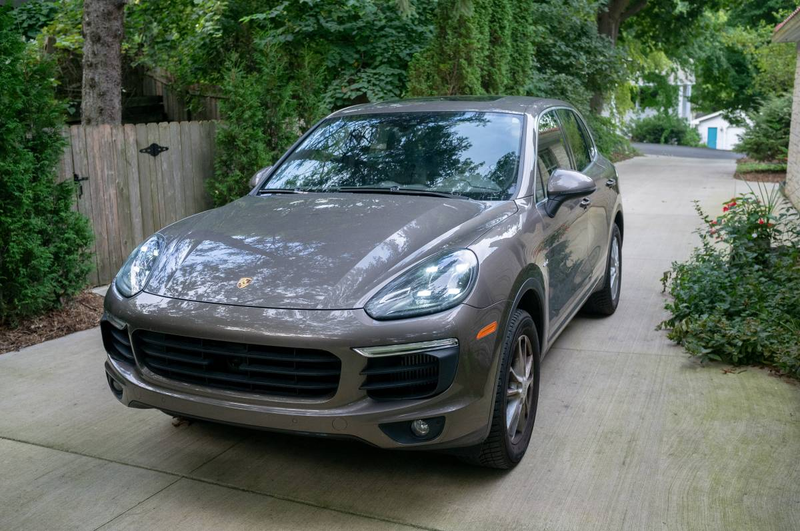 Illustration for article titled At $43,000, Is This 2015 Porsche Cayenne The Brown Diesel Wagon We All Want?